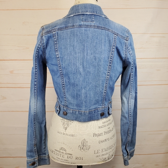 Old Navy Cropped light wash Jean Jacket - Picture 4 of 5
